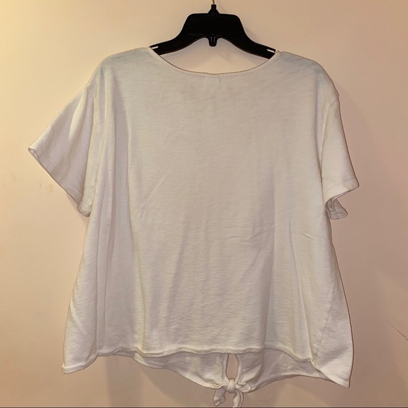 Old Navy tee - Picture 4 of 4